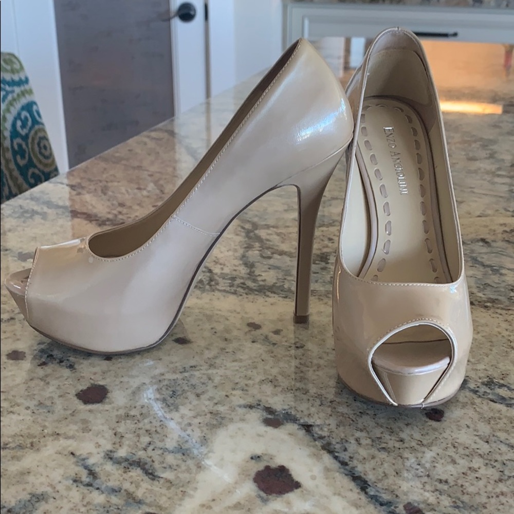 Enzo Angiolini Nude Platform Pumps Size 6.5 Like new !